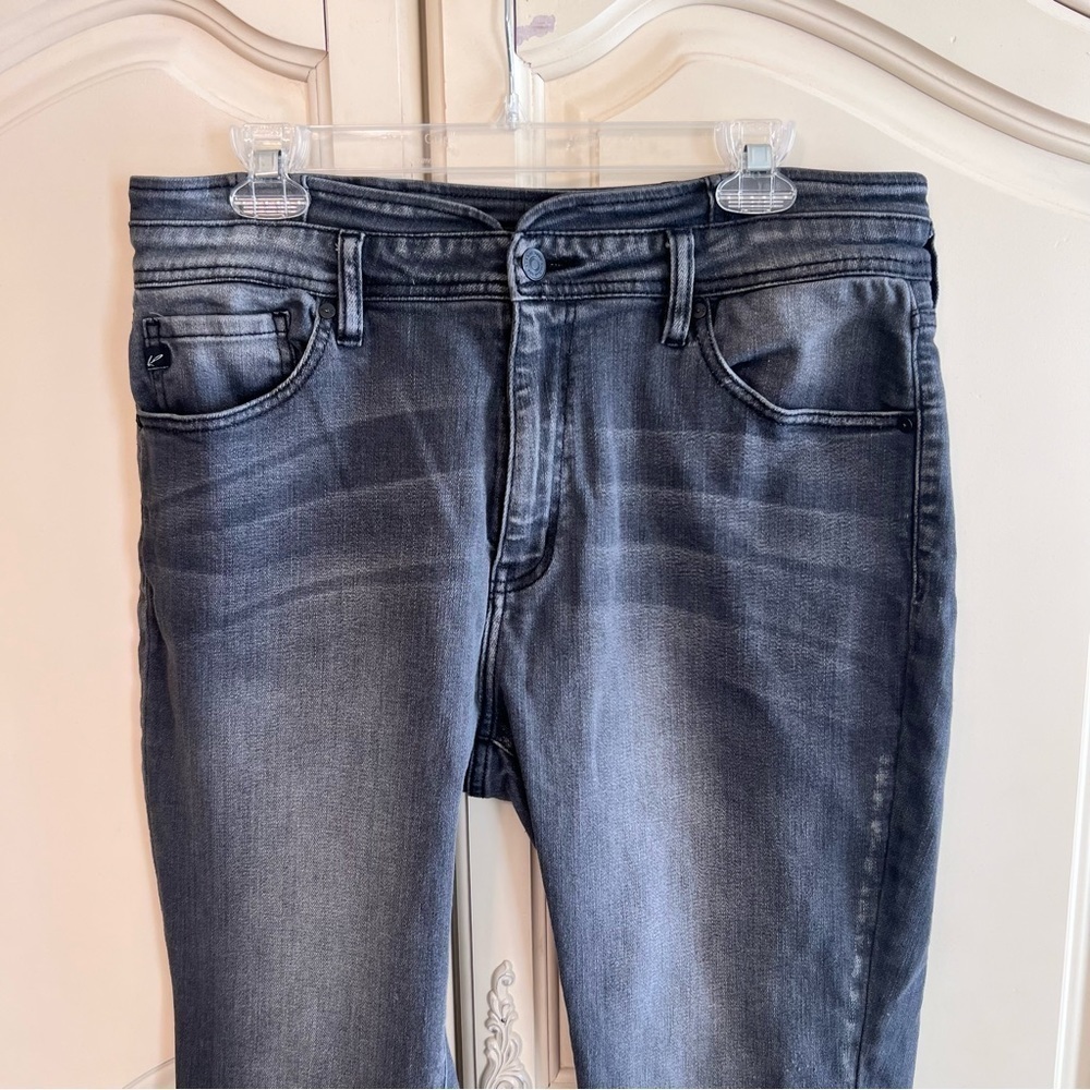 KanCan Ankle Jeans in Black, Frayed Hem, Straight to Tapered Leg, Size 31 - Picture 3 of 9